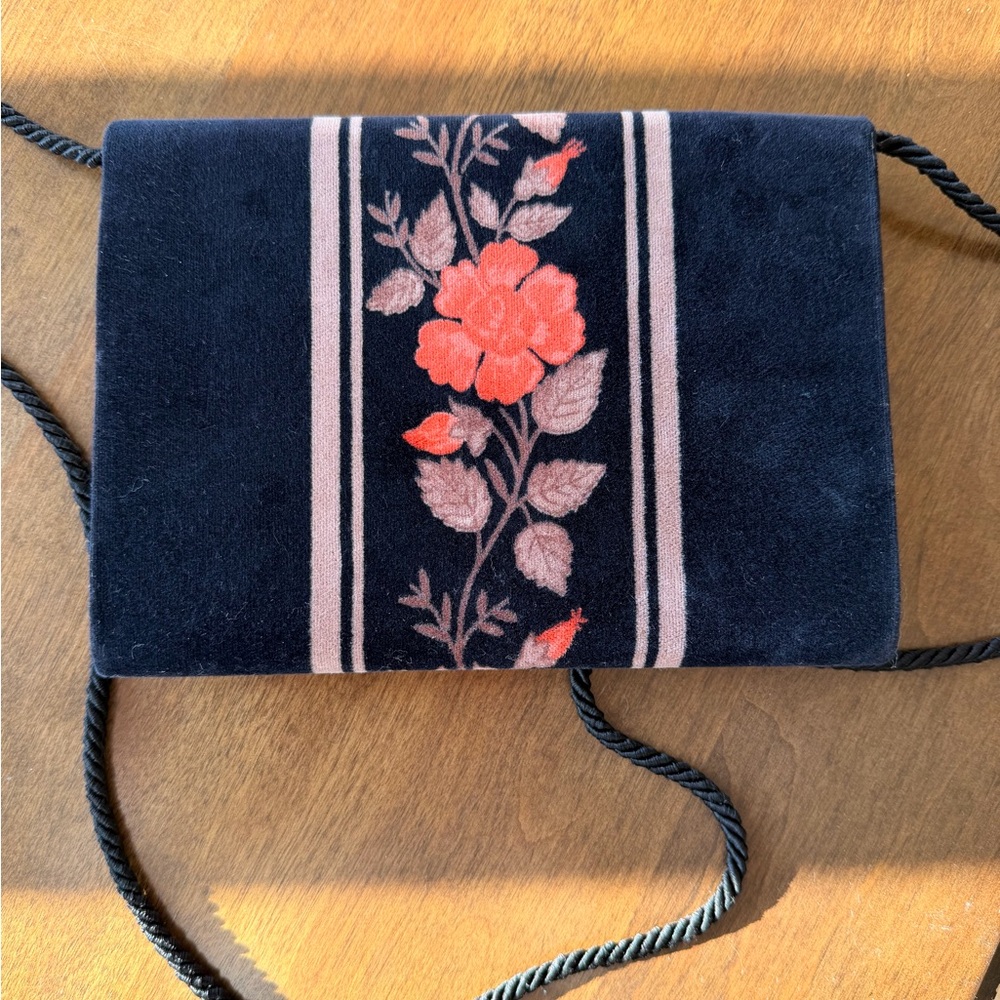 Vintage Black Clutch - Picture 4 of 7